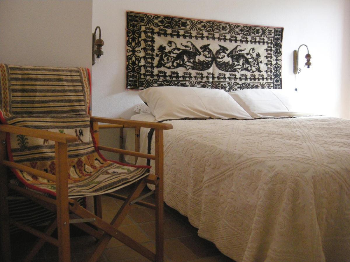 Via Dei Gerani B&B Sinnai Habitación foto